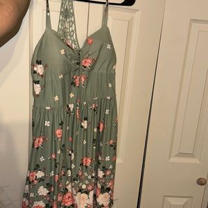 Dress. Size Medium. Wore once on a cruise.